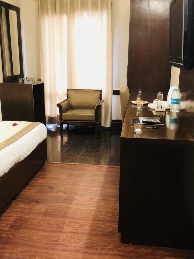 Regale Inn Új-Delhi Kültér fotó