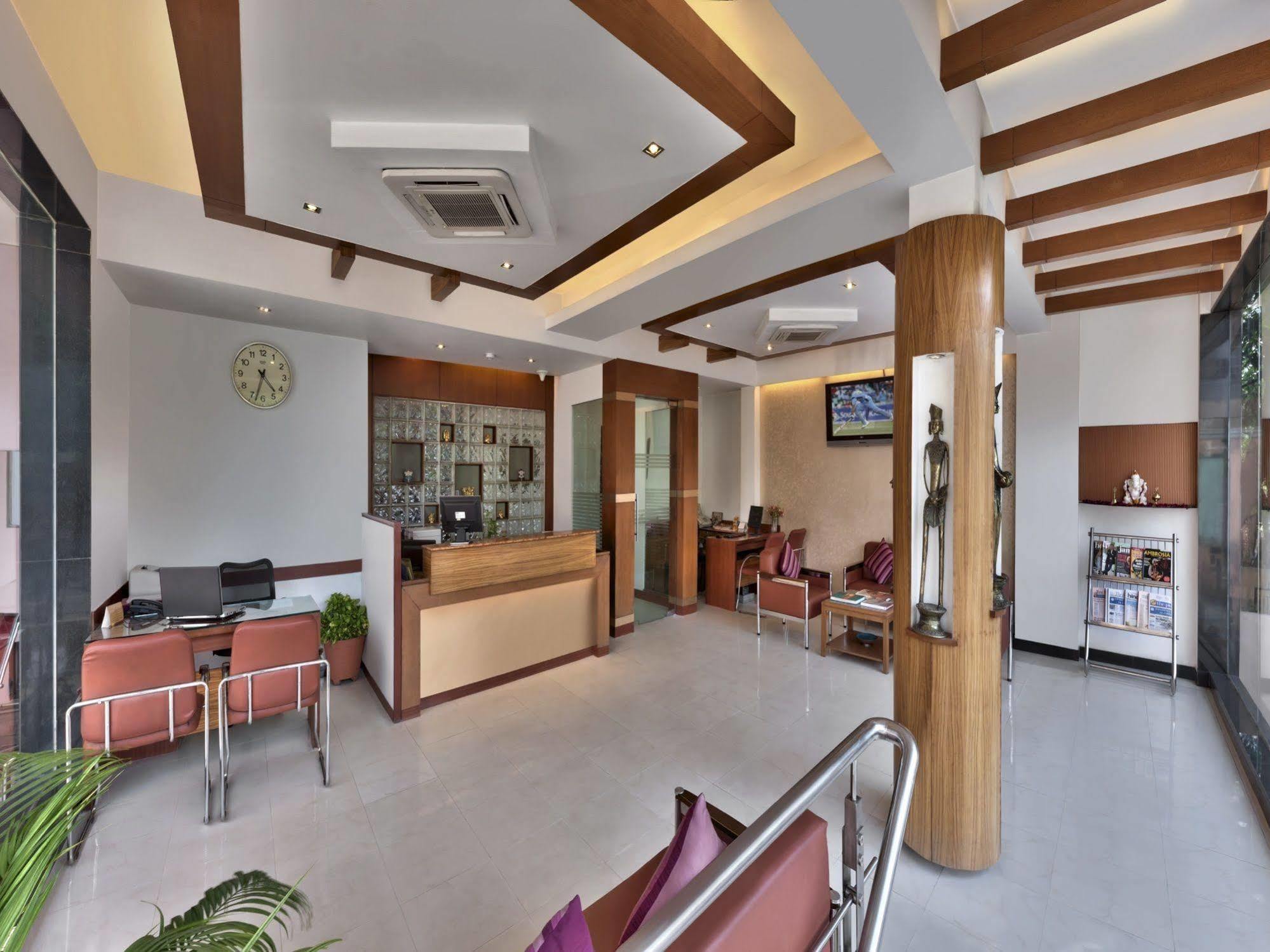 Regale Inn Új-Delhi Kültér fotó